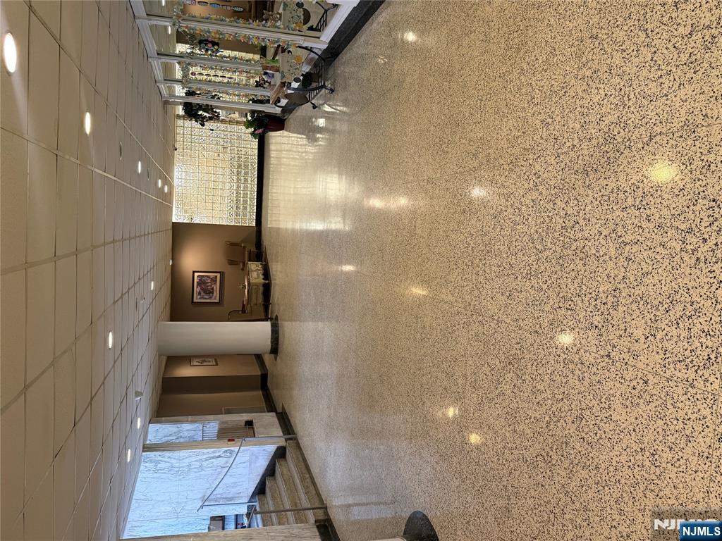 2160 Center Avenue 5P