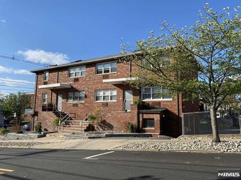 Photo of 100 Broad Ave #3B, Palisades Park, NJ 07650 (MLS # 26005202)