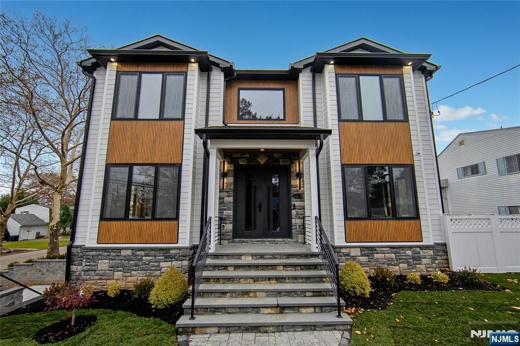 Photo of 121 Circle Drive, Paramus, NJ 07652 (MLS # 25040788)