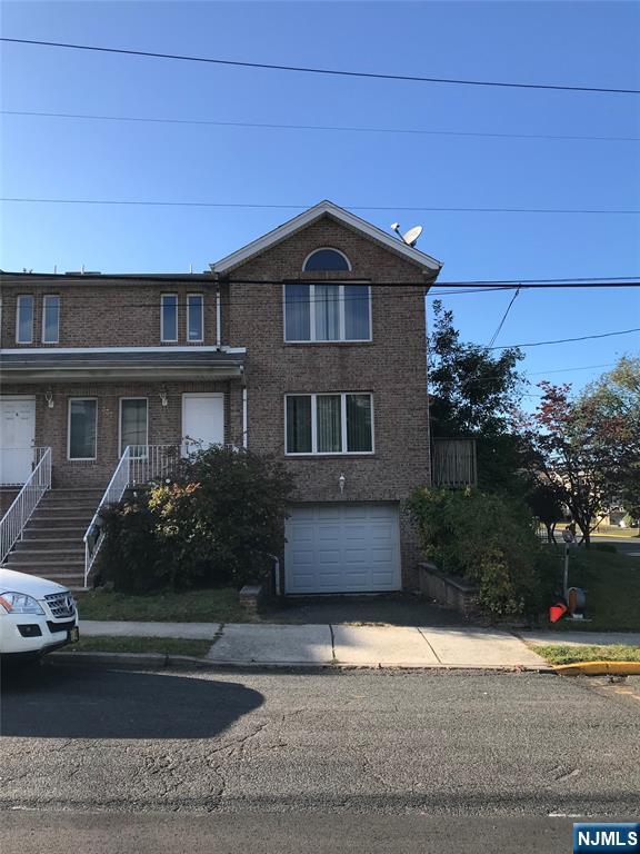 Rental Property at 337 3rd St B, Palisades Park, New Jersey - Bedrooms: 3 
Bathrooms: 4 
Rooms: 9  - $4,300 MO.