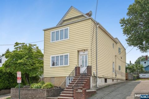 Photo of 35 Longview Street, West Orange, NJ 07052 (MLS # 26026576)