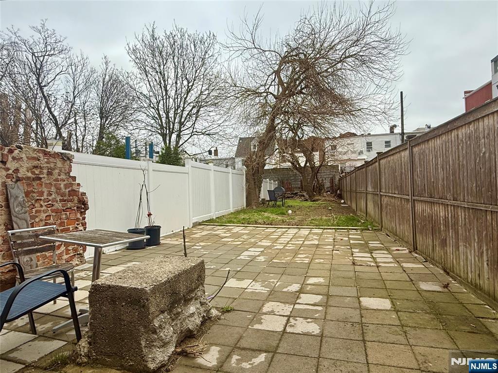 270 1/2 Summit Avenue