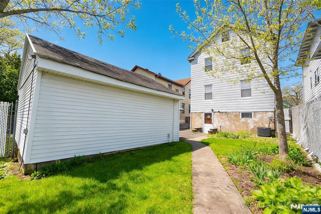 8 Witherspoon Street