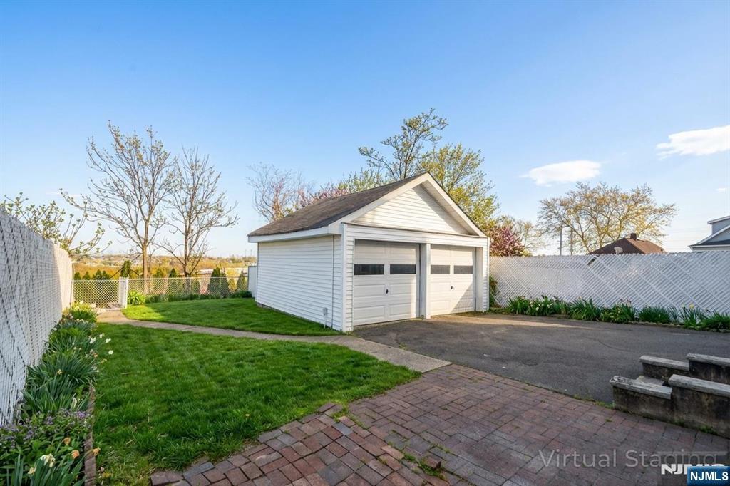 8 Witherspoon Street