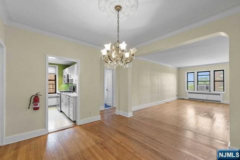 Photo of 100 Prospect Ave #5K, Hackensack, NJ 07601 (MLS # 25039791)