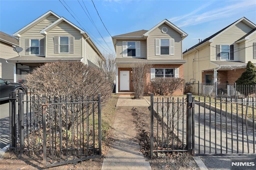 Photo of 289291 14th Avenue, Newark, NJ 07103 (MLS # 26008463)