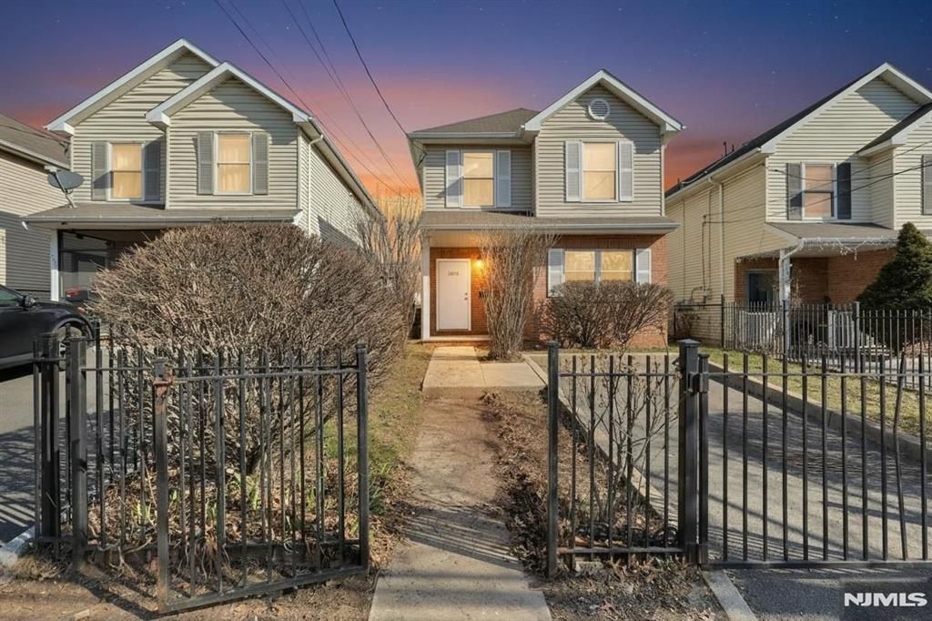 Photo of 289291 14th Avenue, Newark, NJ 07103 (MLS # 26008463)