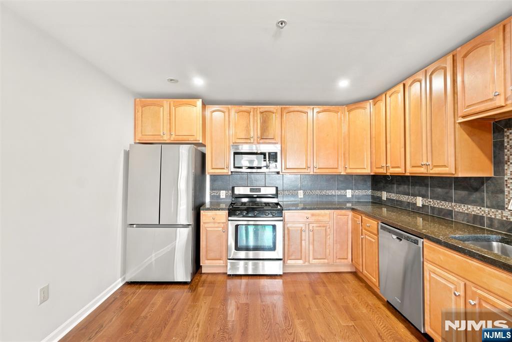 Homes for Sale in Northern NJ | ThisIsRiverEdge.com 22 Sylvan Street 2A