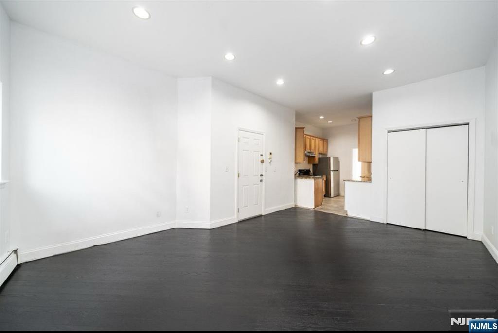 Jersey City, New Jersey 07306, United States, 1 Bedroom Bedrooms, ,1 BathroomBathrooms,Residential,Active,143015