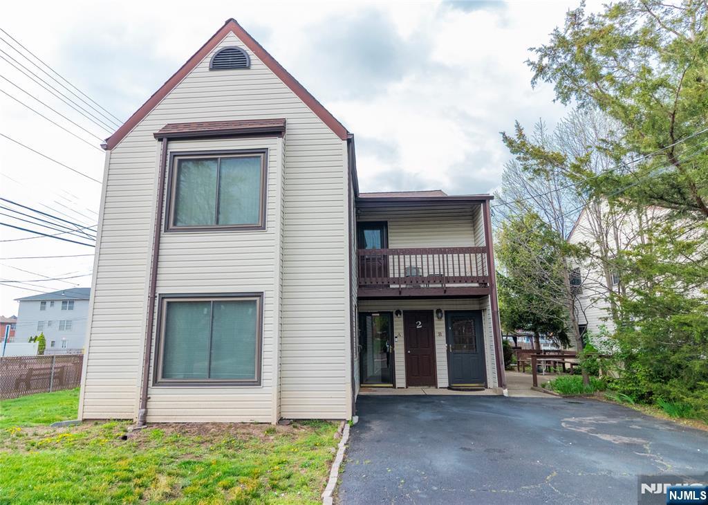 Rental Property at 2 Pulaski Pl 2A, Hackensack, New Jersey - Bedrooms: 3 
Bathrooms: 2 
Rooms: 5  - $3,000 MO.