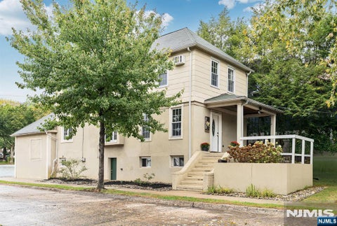 Photo of 713 Lincoln Avenue, Ridgefield Park, NJ 07660 (MLS # 26038640)
