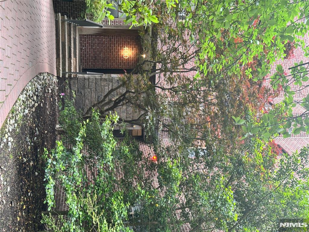 400 Park Pl 4B, Fort Lee, New Jersey - 1 Bedrooms  
1 Bathrooms  
3 Rooms - 