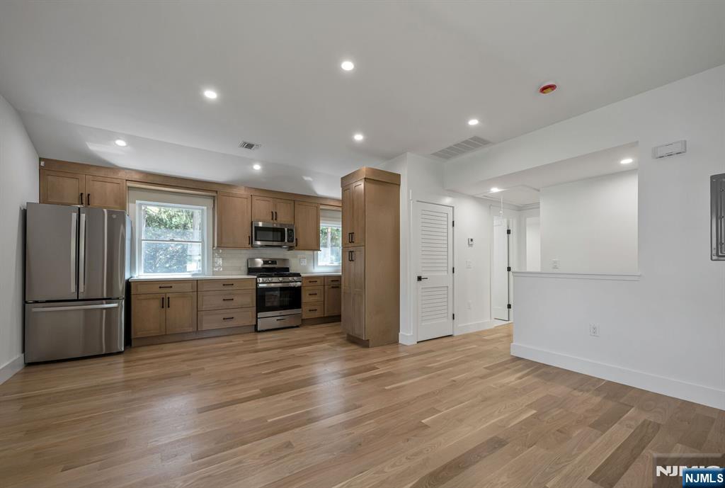 399 Gilbert Street Second Floor