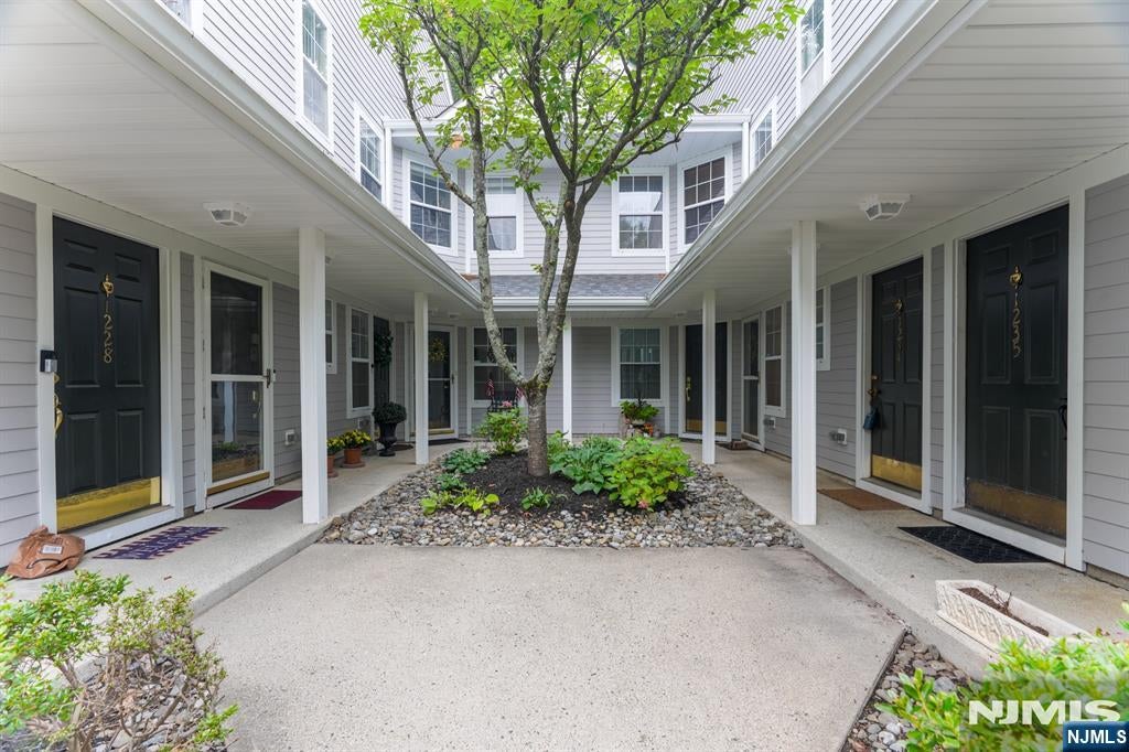 1234 Richmond Road 1234