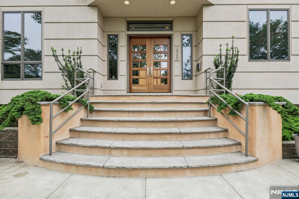 435 Cypress Court