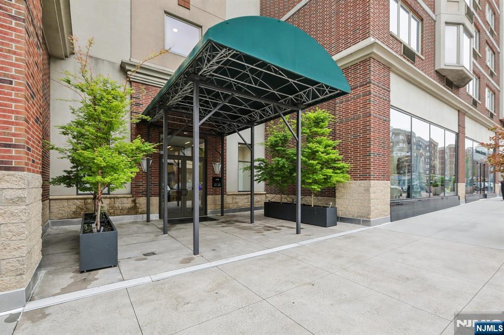 1111 City Place