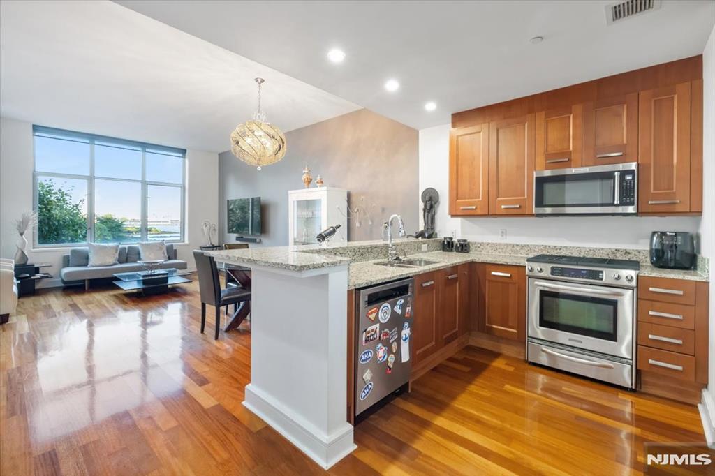 8100 River Road 209