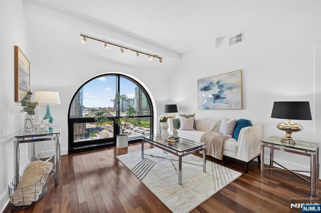 159 2nd Street 1104