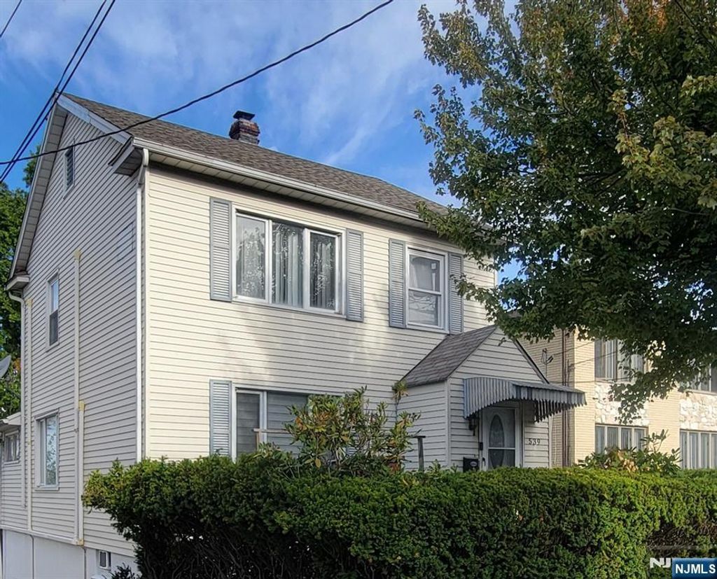 Photo of 539 Hillside Street, Ridgefield, NJ 07657 (MLS # 25037819)