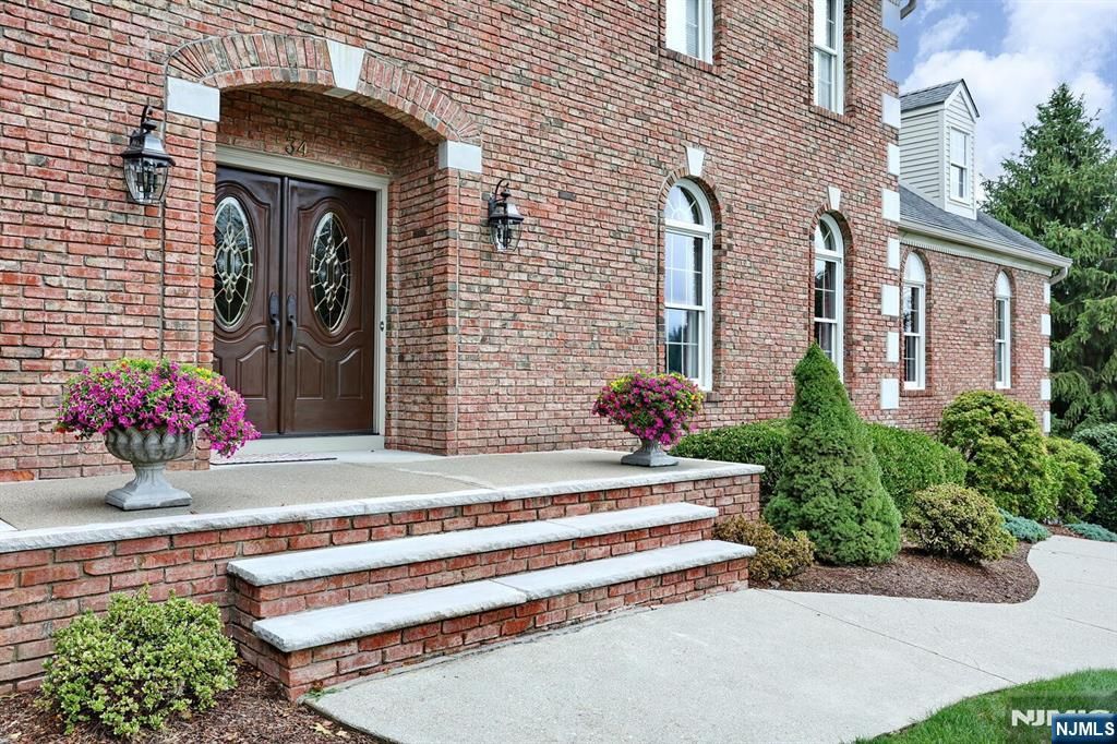 Photo of 34 Crocker Mansion Drive, Mahwah, NJ 07430 (MLS # 26006682)