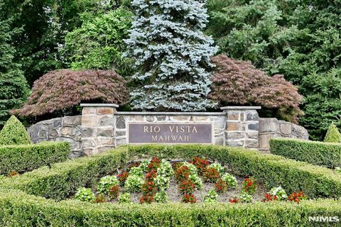 Photo of 34 Crocker Mansion Drive, Mahwah, NJ 07430 (MLS # 26006682)