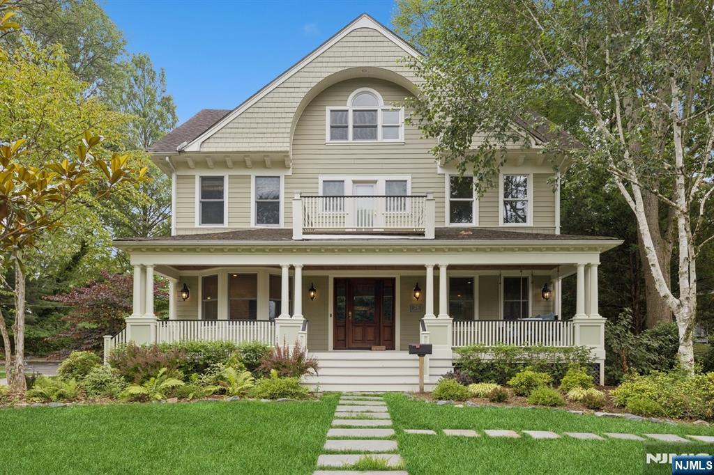 24 Westervelt Avenue