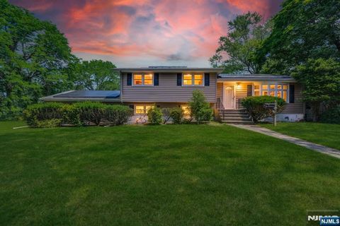 Photo of 19 Lawrence Road, Wayne, NJ 07470 (MLS # 26024675)