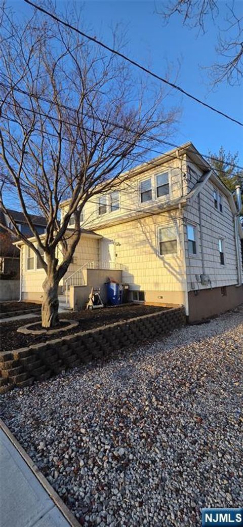 757 Ray 2 Ridgefield NJ 07657