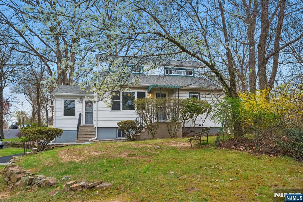 Property for Sale at 48 Whaleback Waddy, Denville Twp, New Jersey - Bedrooms: 3 
Bathrooms: 2 
Rooms: 7  - $550,000
