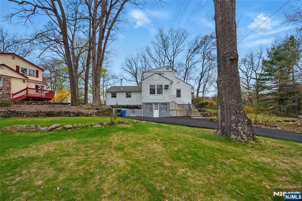Property for Sale at 48 Whaleback Waddy, Denville Twp, New Jersey - Bedrooms: 3 
Bathrooms: 2 
Rooms: 7  - $550,000