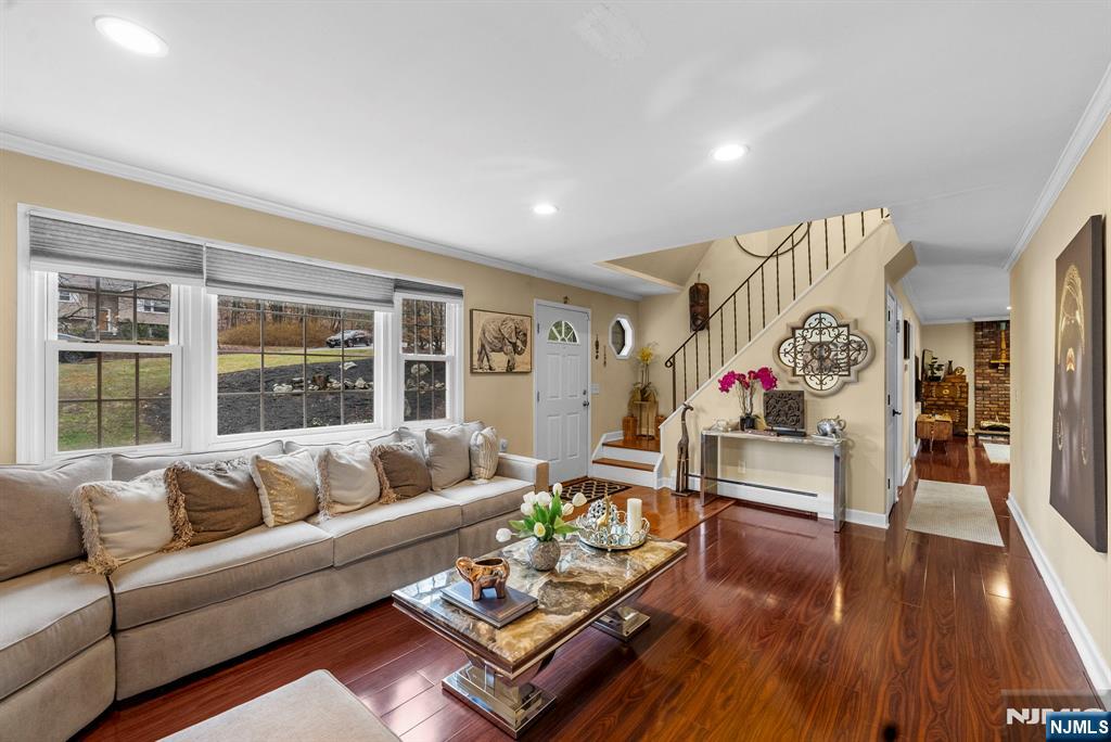 6 Hillsdale Terrace