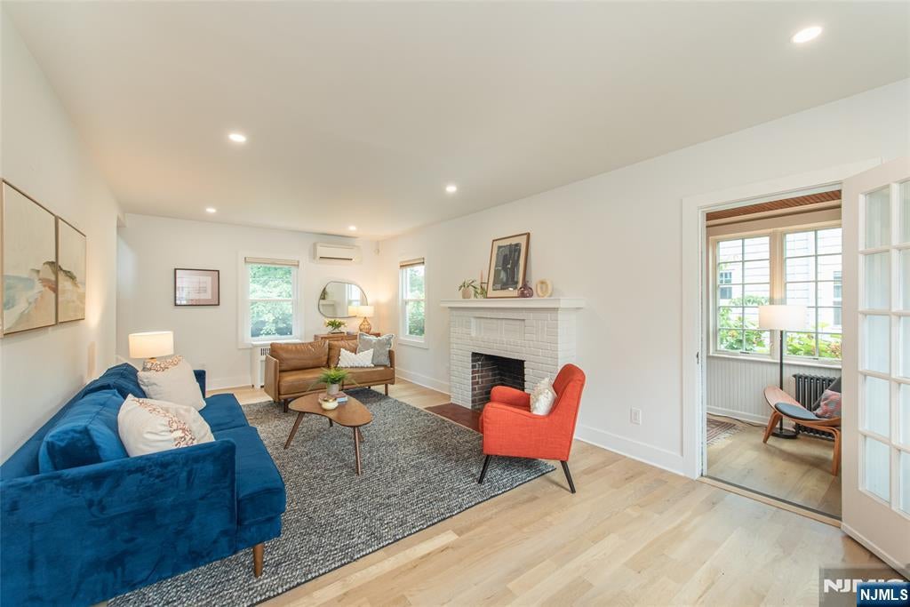 22 Euclid Place