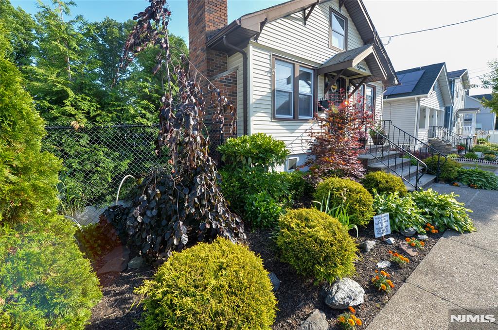 18 Parker Avenue