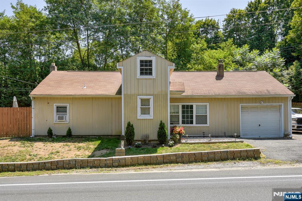 605 County Road 565