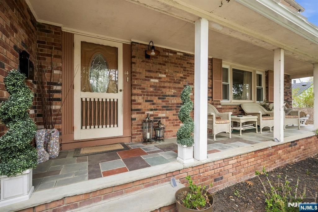 Photo of 14 Hepworth Place, West Orange, NJ 07052 (MLS # 26017566)