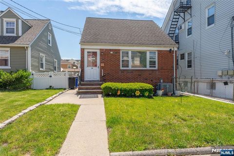 Photo of 19 Albert Street, North Arlington, NJ 07031 (MLS # 26019607)