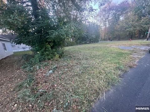 MLS: 25005923