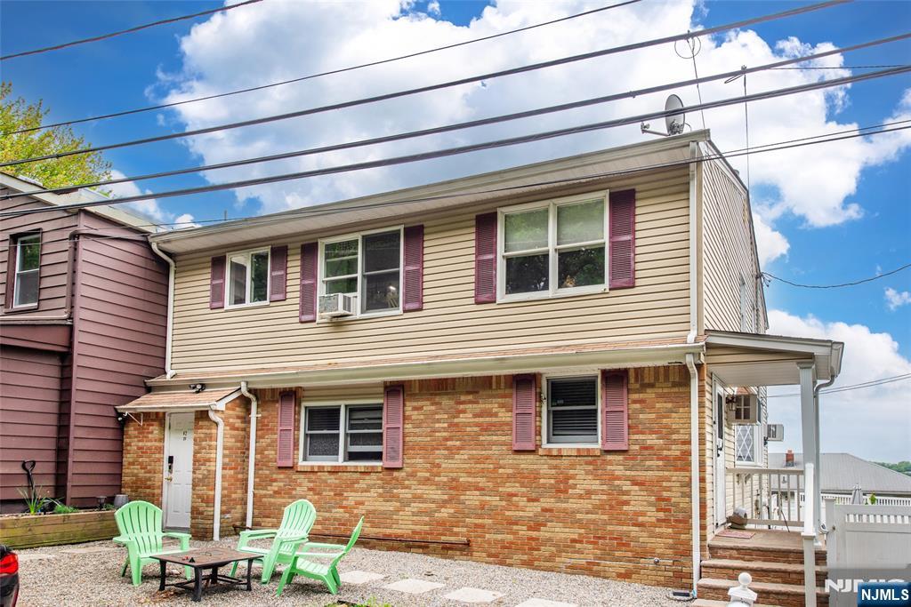 Rental Property at 38 Garden Ave 2, Woodland Park, New Jersey - Bedrooms: 3 
Bathrooms: 1 
Rooms: 4  - $2,500 MO.