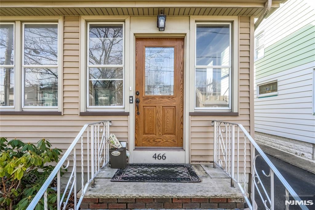 466 Beardsley Avenue
