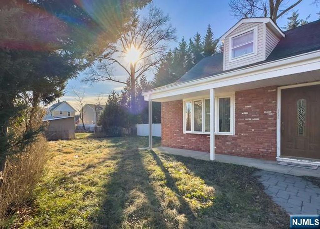 Photo of 203 Snedeker Place, Northvale, NJ 07647 (MLS # 26009162)