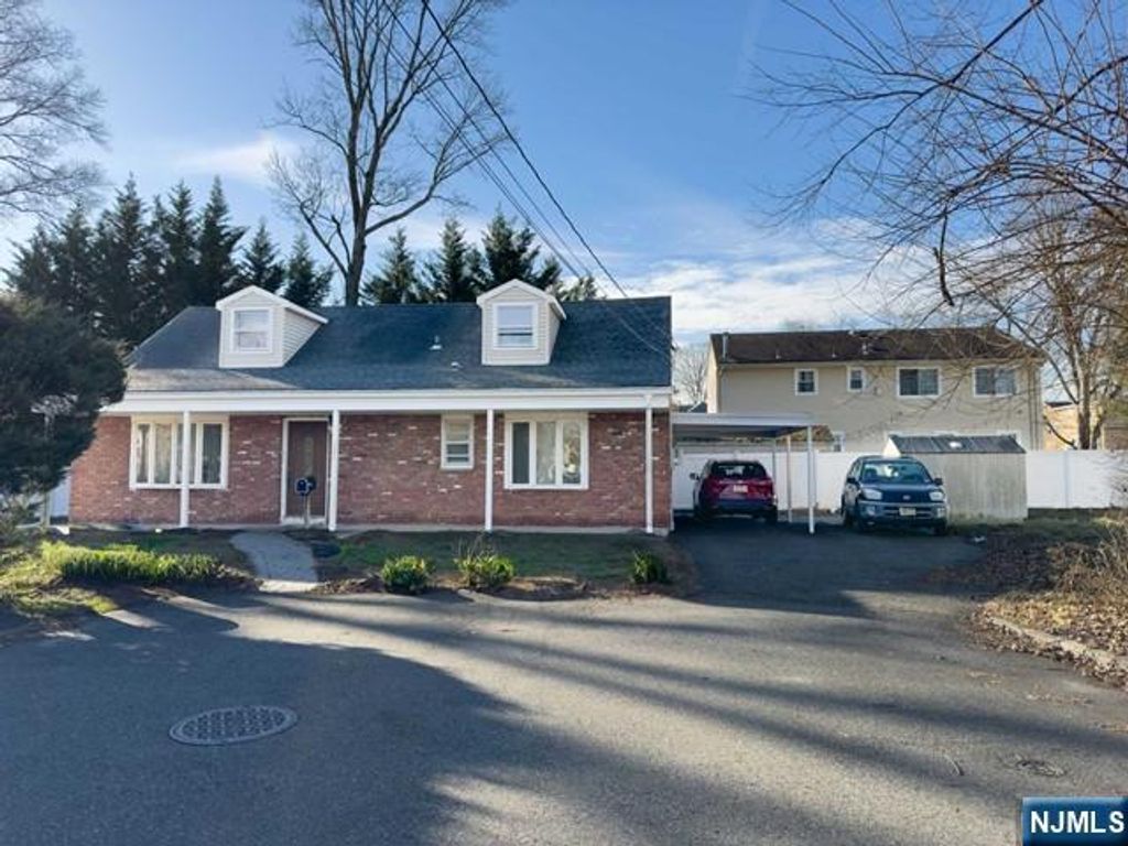 Photo of 203 Snedeker Place, Northvale, NJ 07647 (MLS # 26009162)