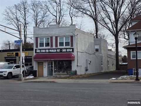 Photo of 1449 Teaneck Road, Teaneck, NJ 07666 (MLS # 26002790)