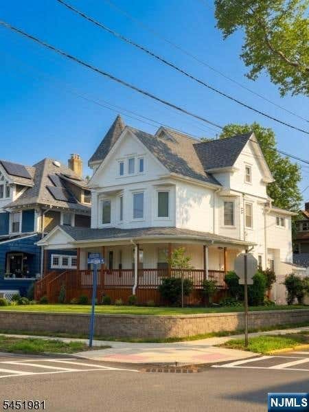 Photo of 262 Anderson St, Hackensack, NJ 07601 (MLS # 26030256)