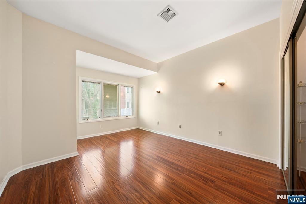 5 Kings Court