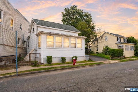 Photo of 307 Washington Avenue, Hackensack, NJ 07601 (MLS # 26032237)