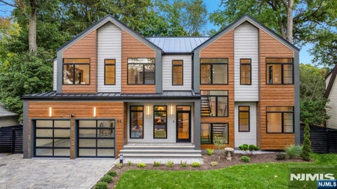 Photo of 24 S Lyle Avenue, Tenafly, NJ 07670 (MLS # 26036850)