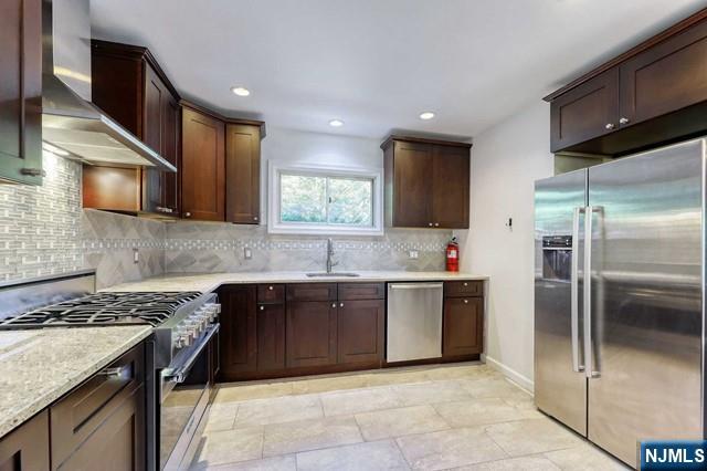 Rental Property at 74 Buff Rd, Tenafly, New Jersey - Bedrooms: 4 
Bathrooms: 5 
Rooms: 8  - $7,500 MO.