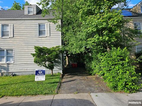 Photo of 281 Marion Ave #1FL, Cliffside Park, NJ 07010 (MLS # 26014808)