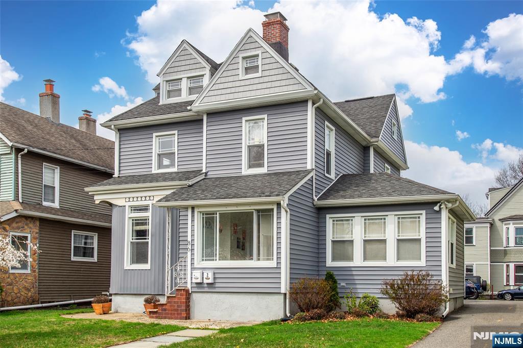 86 Grove Street 2, Montclair, New Jersey - 3 Bedrooms  
1 Bathrooms - 