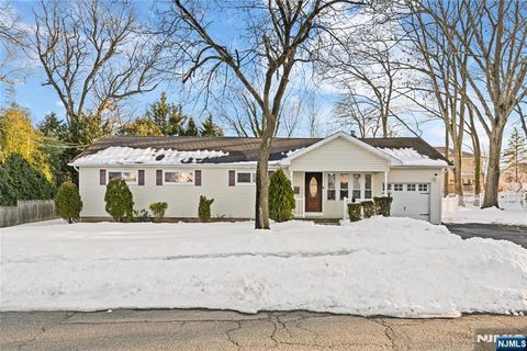 Photo of 4 Harlow Crescent, Fair Lawn, NJ 07410 (MLS # 26006529)